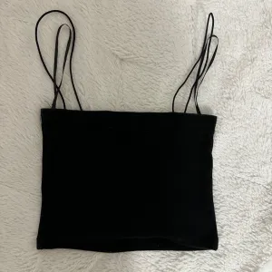 PULL&BEAR - crni crop top