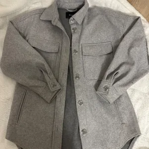 Stradivarius - kaputic jaknica