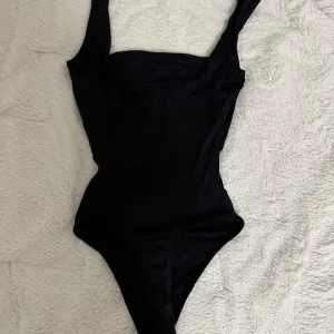 Bershka - bodi, triko