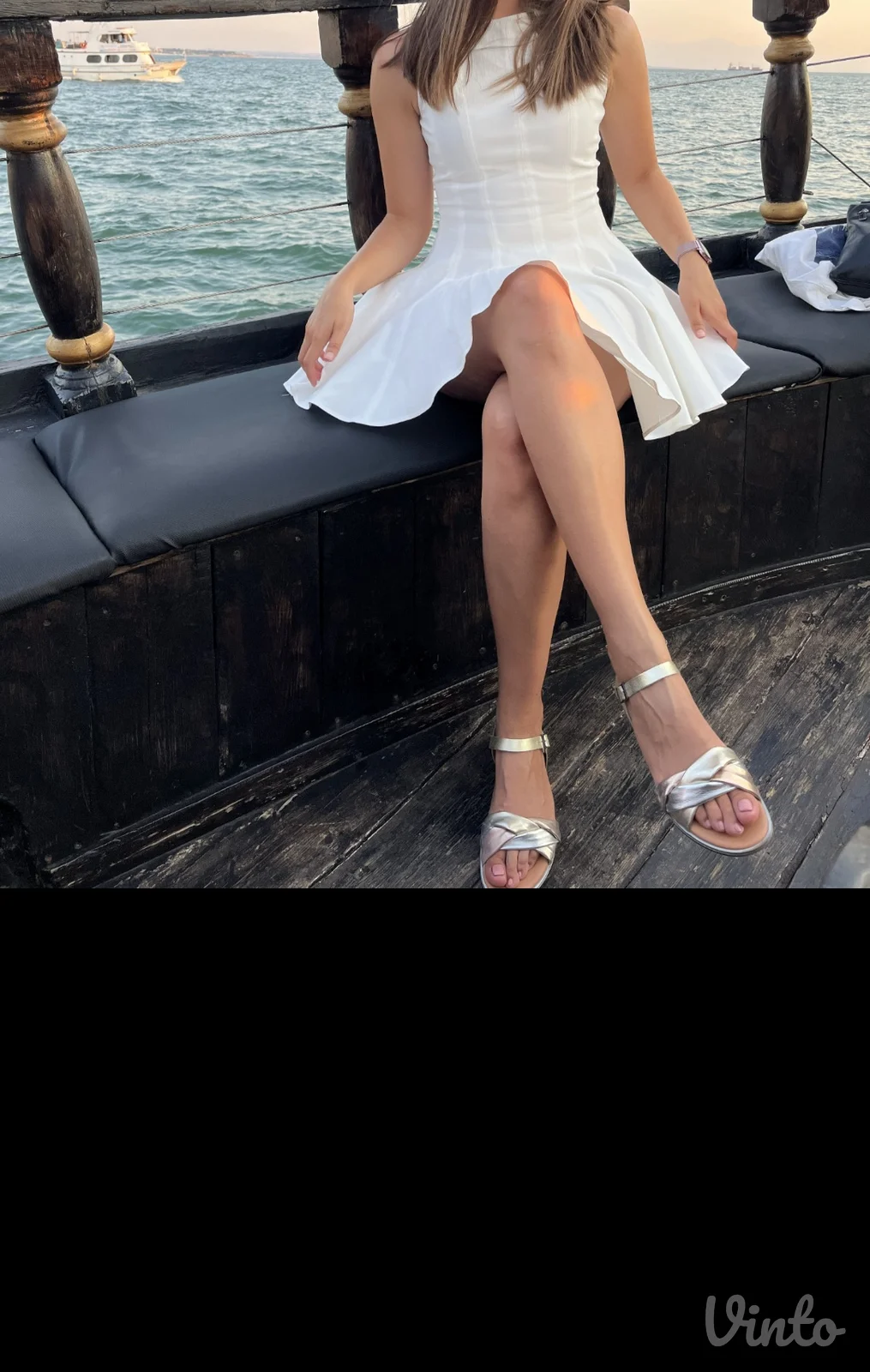 Zara bela haljinica
