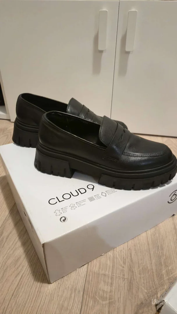 Cloud 9 crne kožne mokasine