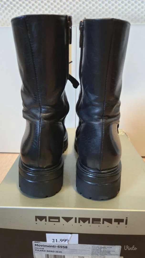 Crne kožne čizmice sa kristalima