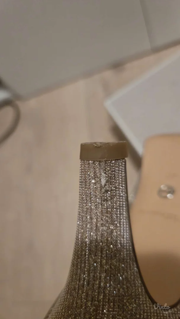 Tamaris svetlucave štikle