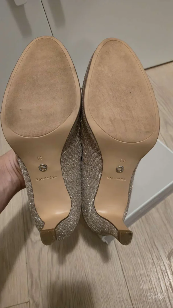 Tamaris svetlucave štikle