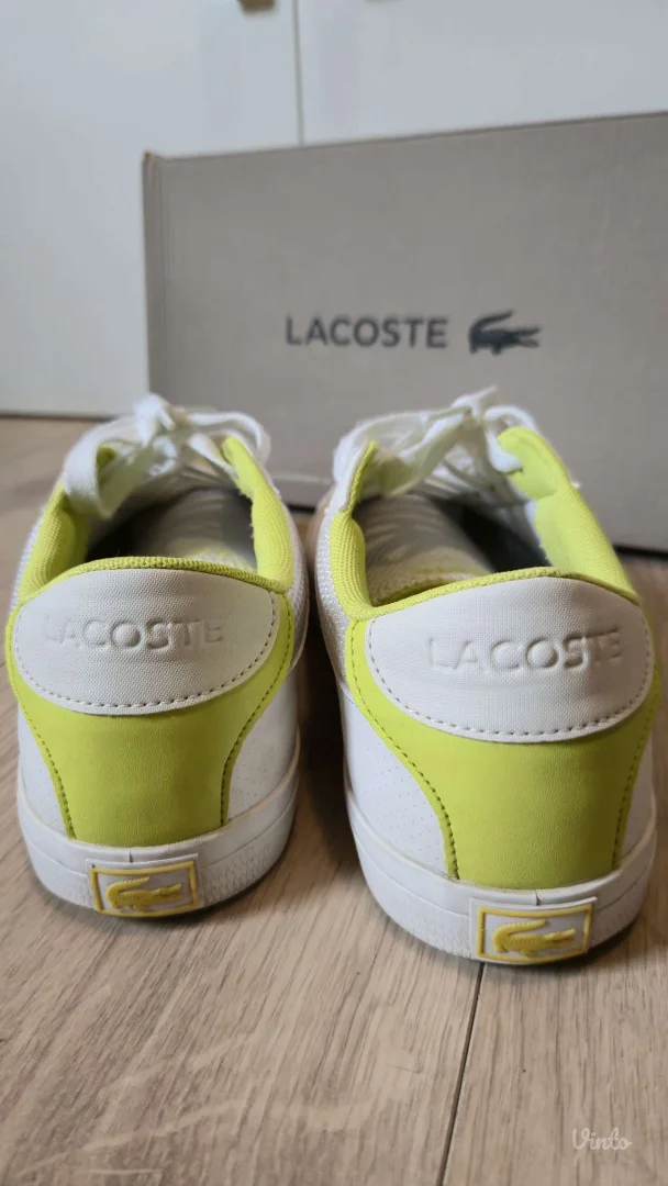 Lacoste bele patike 39 sa zelenim detaljima