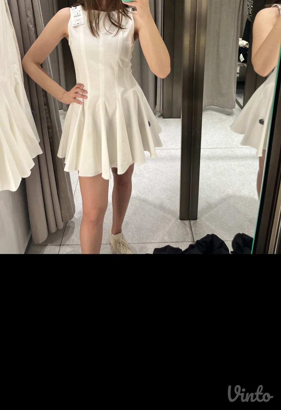 Zara bela haljinica