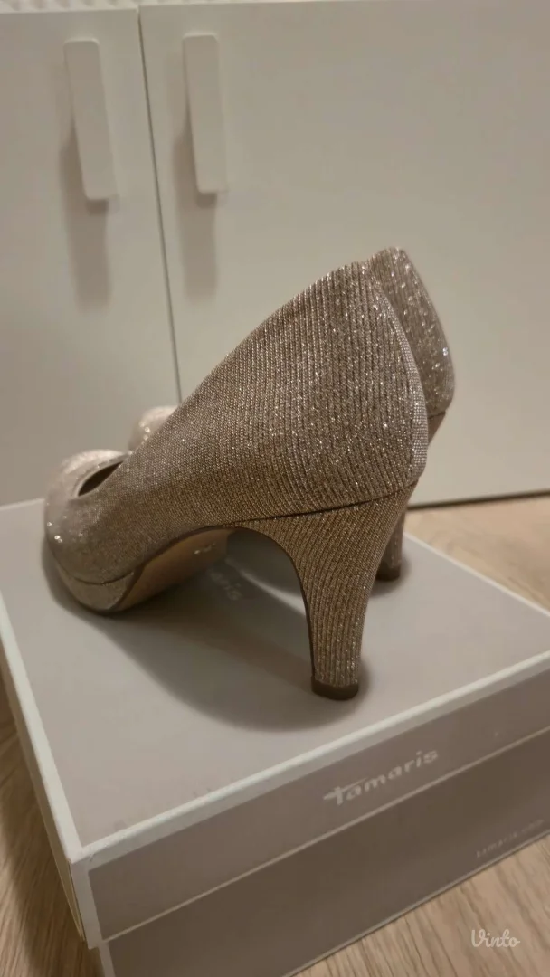 Tamaris svetlucave štikle