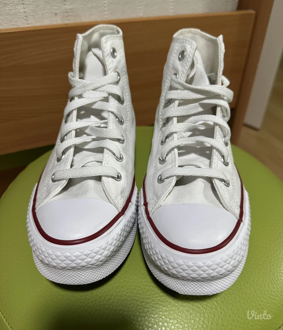 Converse patike (gaziste 22,5 cm).
