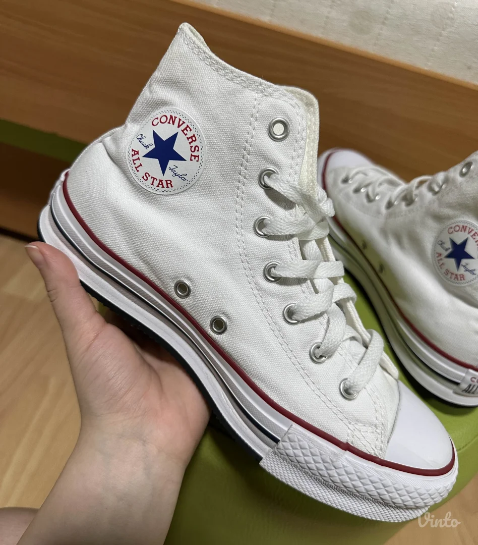 Converse patike (gaziste 22,5 cm).