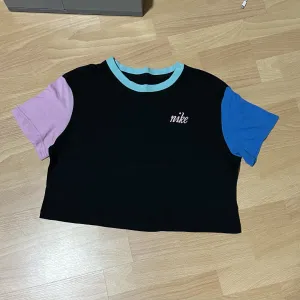 Nike crop majica