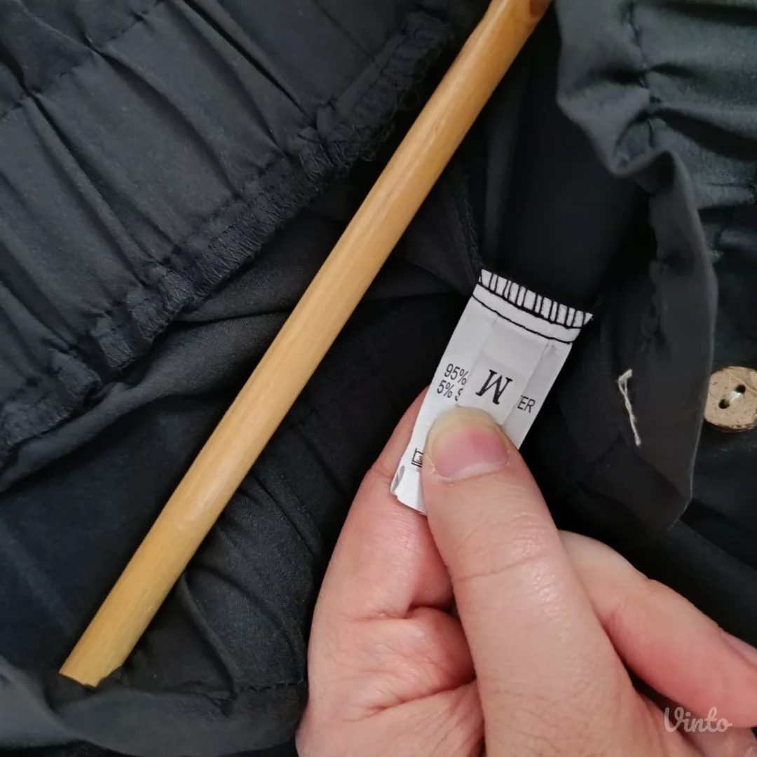 Crne široke pantalone