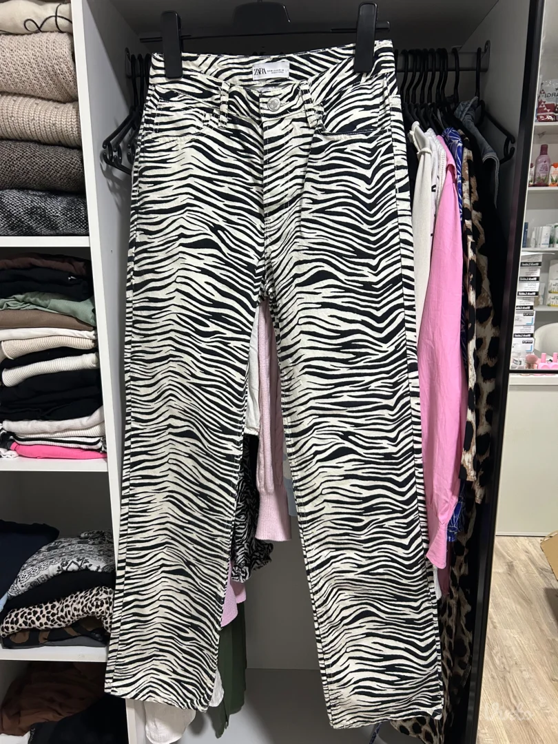 ZARA zebra farmerke