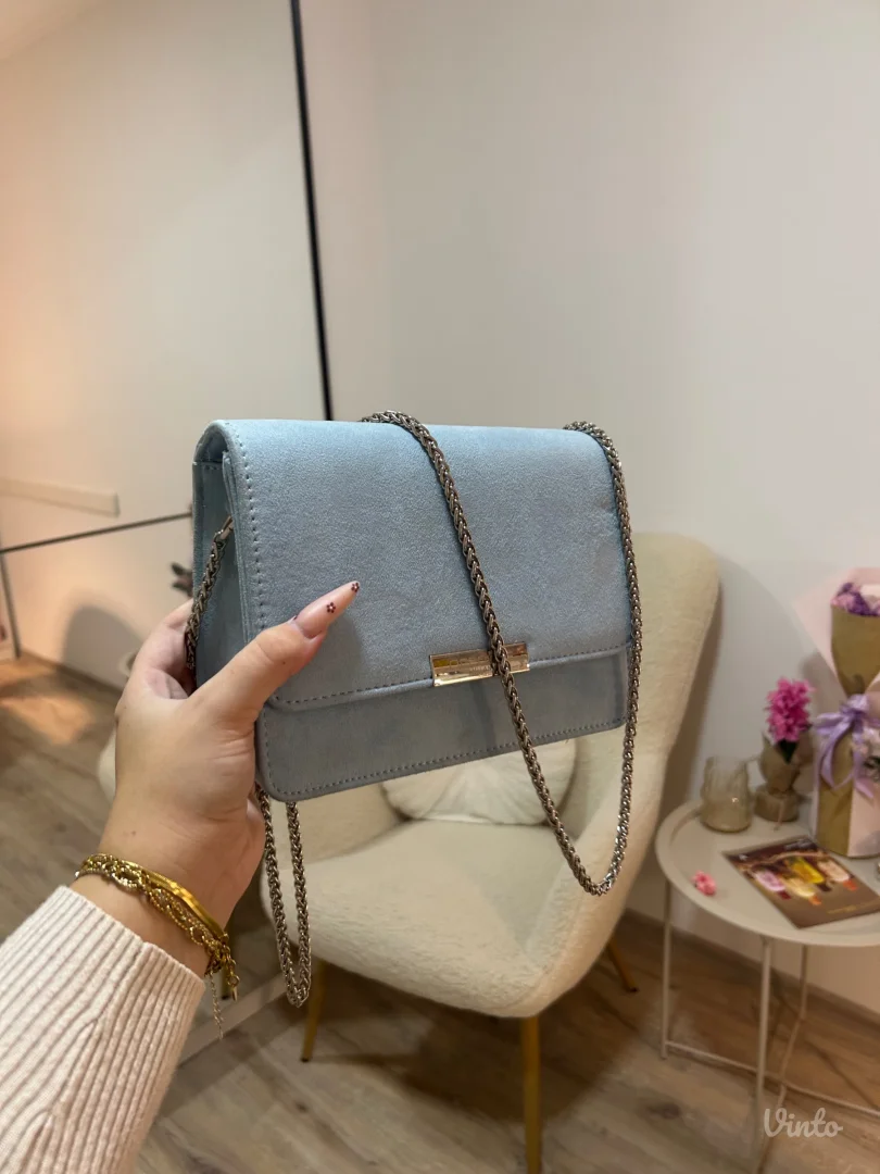 torbica pastelno plava