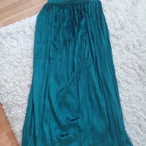 Sinsay plisirana suknja