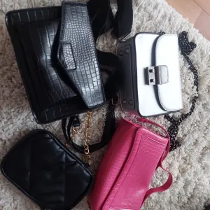 4 torbice za 1000 din