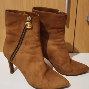 BASTA COSI čizme od velura