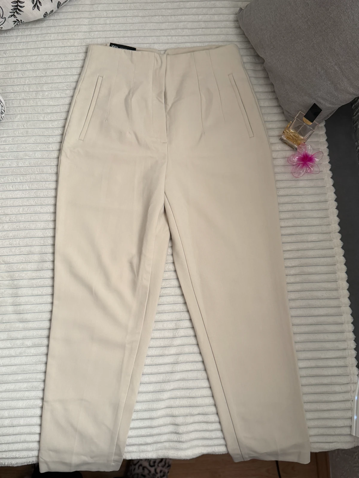 Zara viralne pantalone
