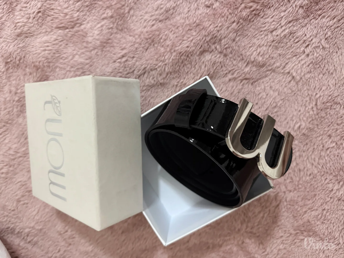 Monin kaiš sa kutijom