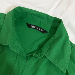 Košulja zelena ZARA