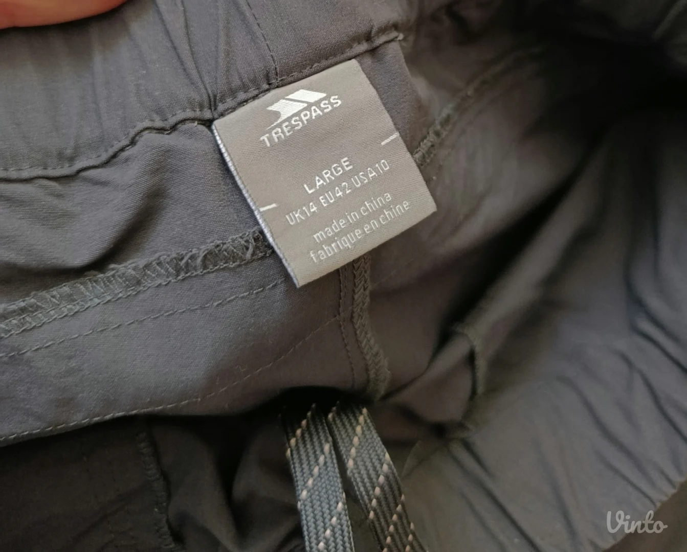 NOVE odlicne TRESPASS DWR Outdoor pantalone - L