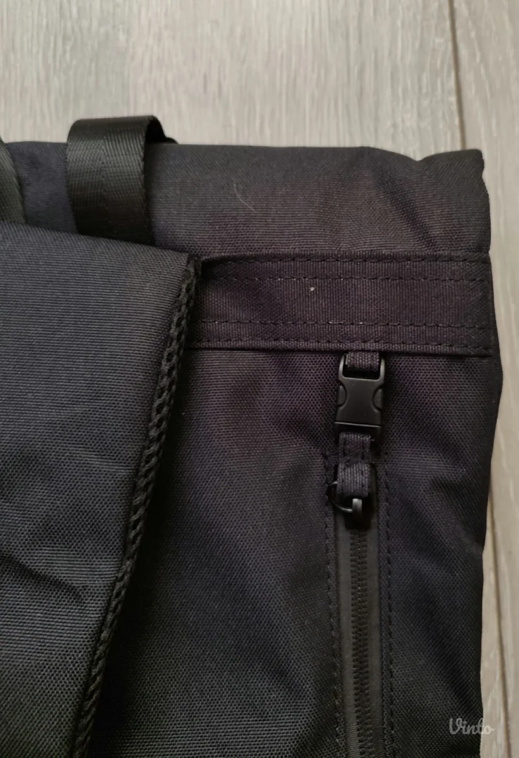 PRODAT!!!   NOV savrsen DOUGHNUT ranac - Predobar!