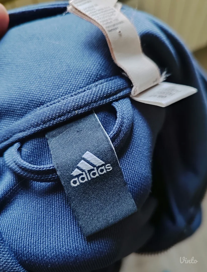 Kao nov ADIDAS na zip - S-M - Tooop!