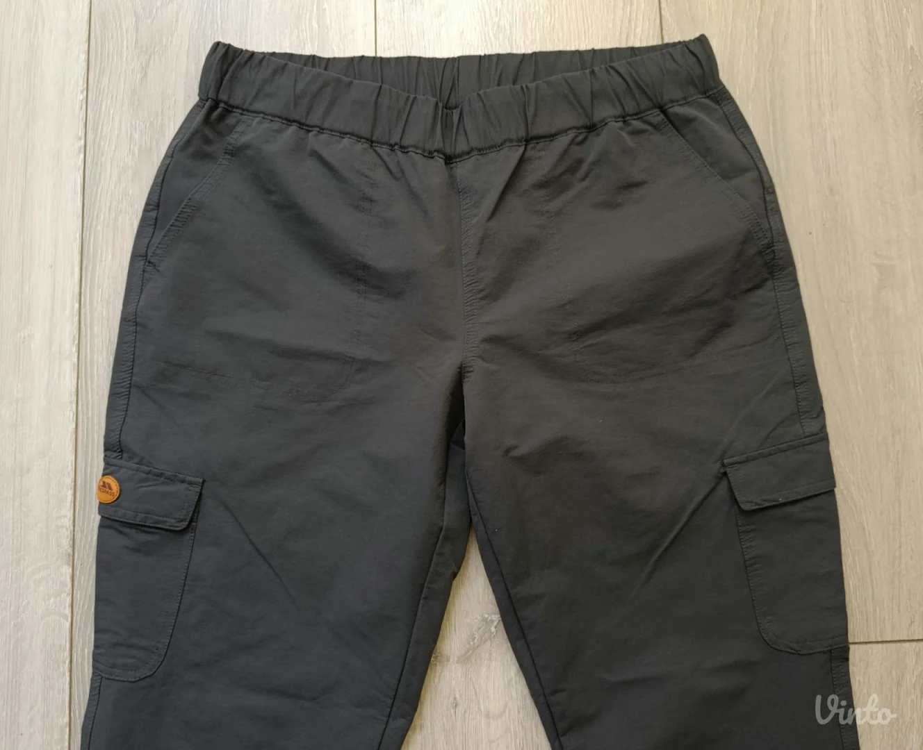 NOVE odlicne TRESPASS DWR Outdoor pantalone - L