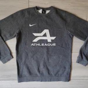 Predobar NIKE pamucni duks - S - Toooop!