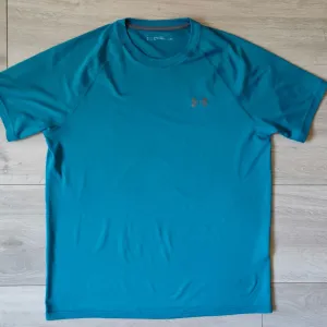 Super UNDER ARMOUR majica - L