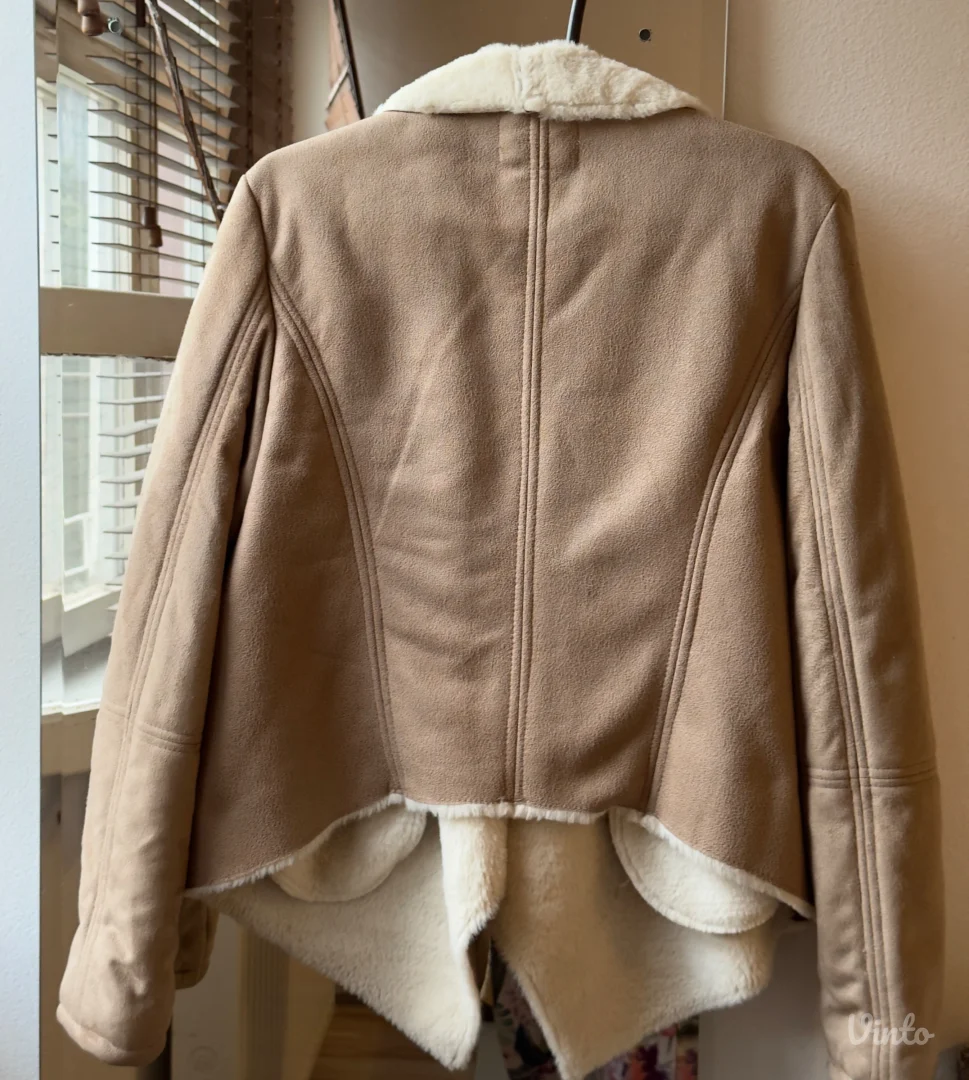 BERSHKA monton jaknica