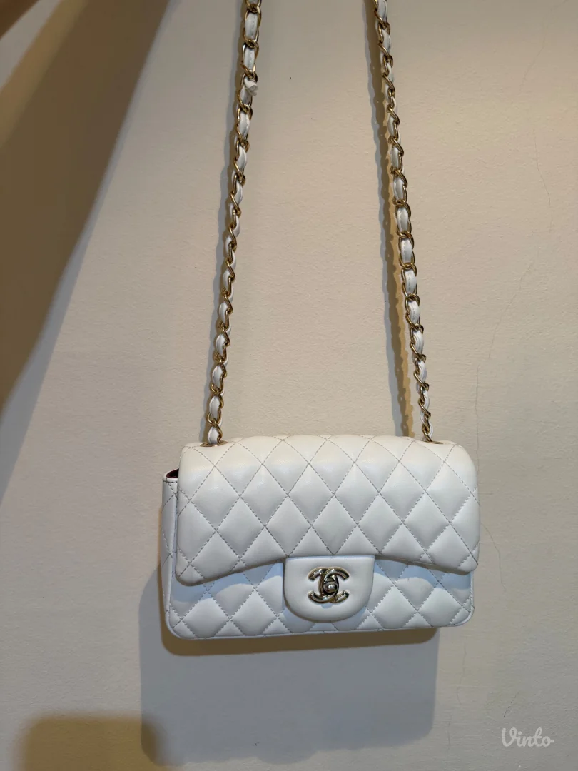 Bela Chanel torbica