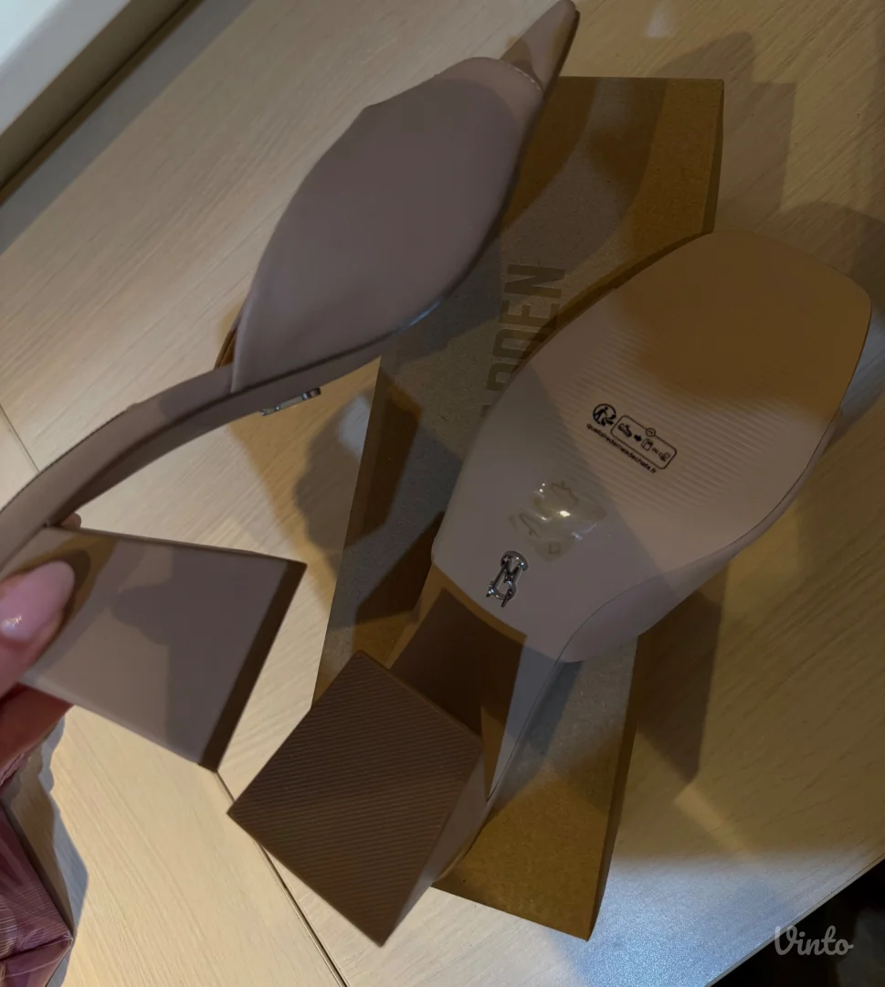 Nove štikle Steve Madden