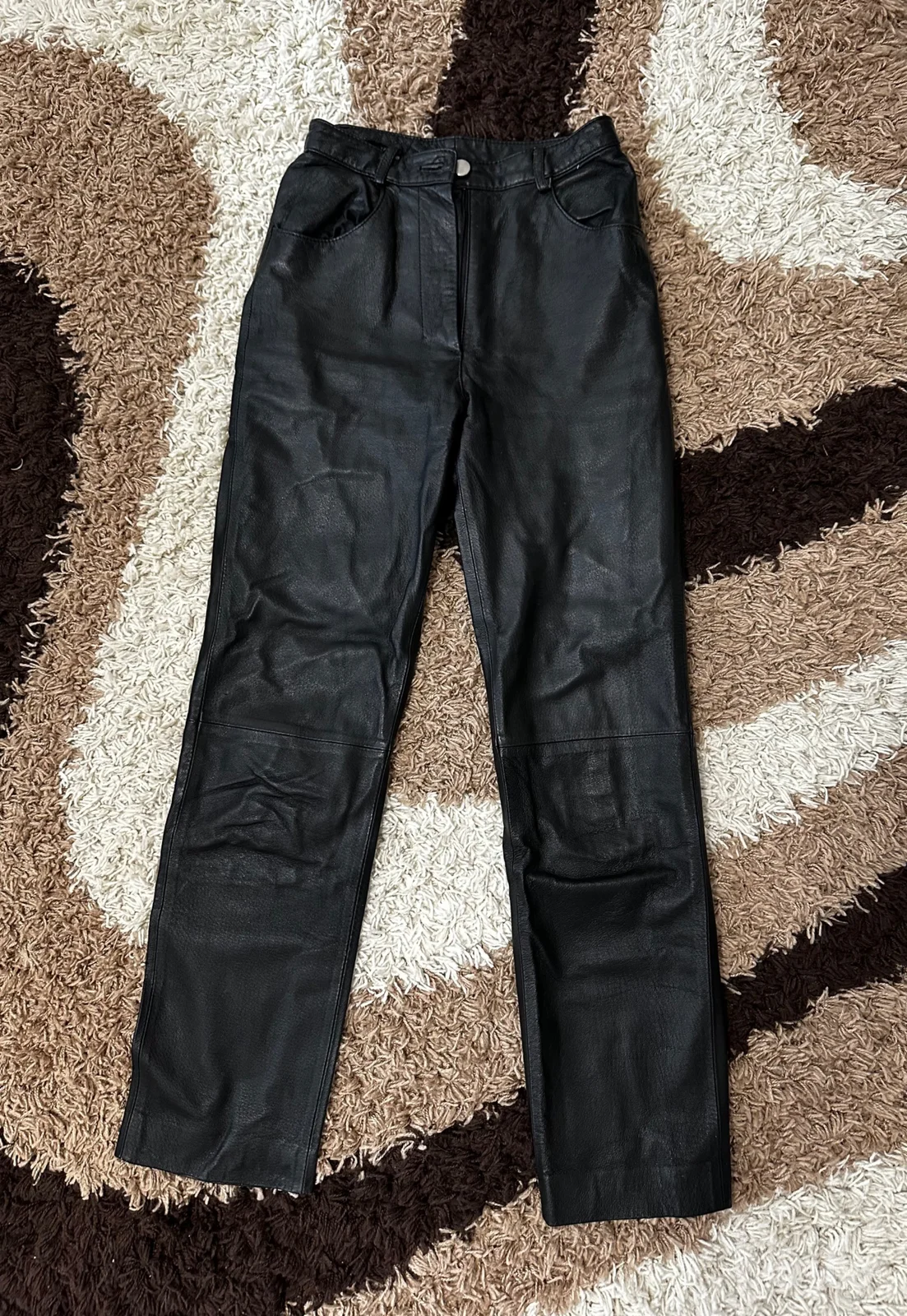 Crne pantalone od prave kože