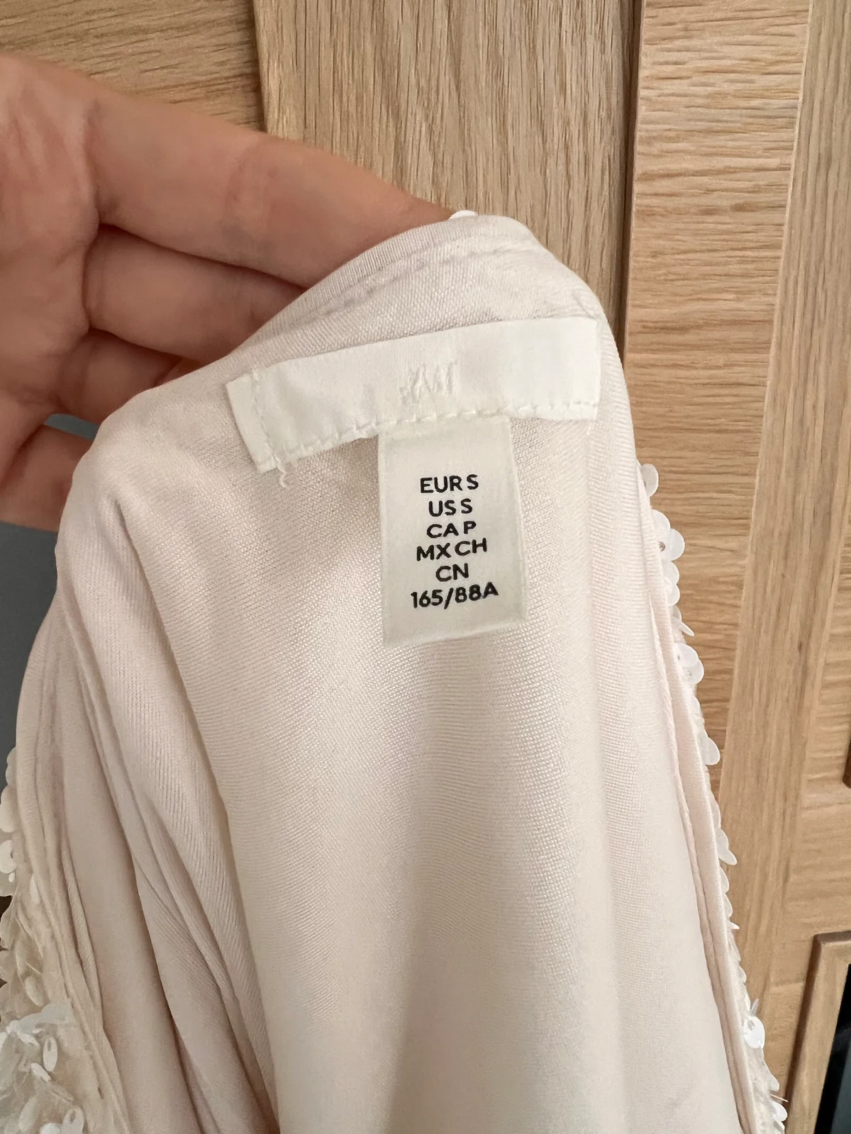 H&M top sa sljokicama S-M