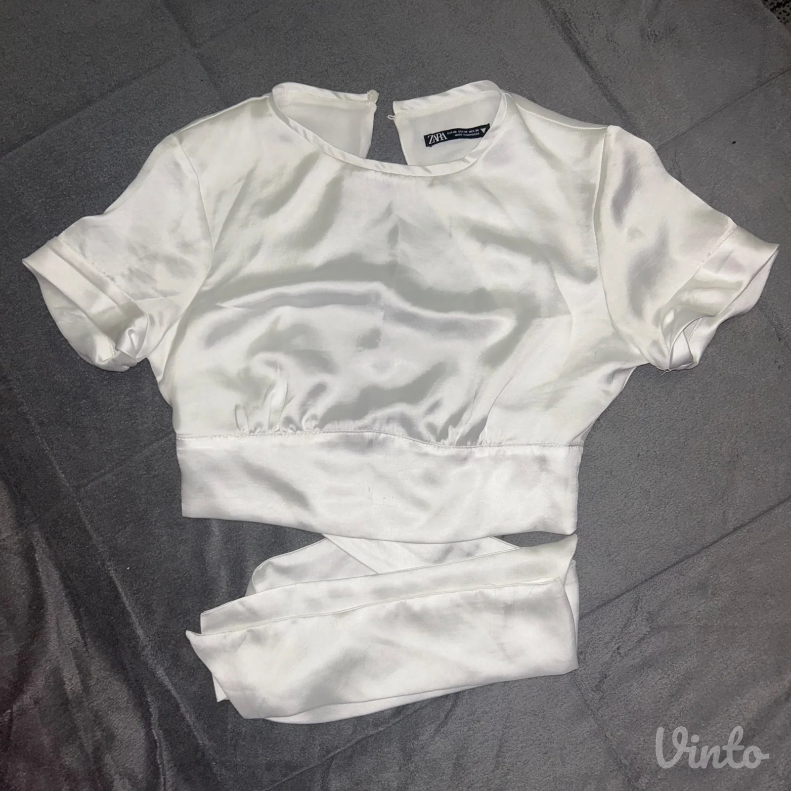 Zara bela majica golih ledja