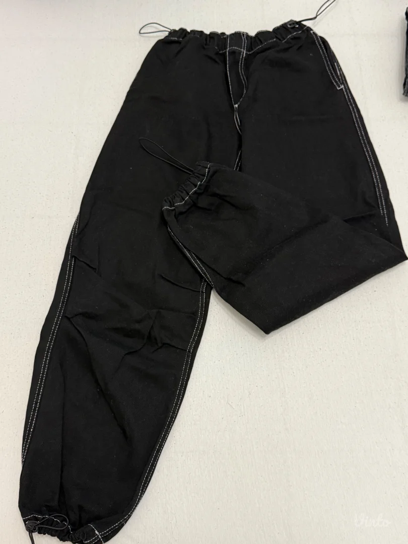 Bershka parachute farmerke