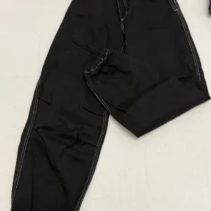 Bershka parachute farmerke