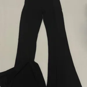 Helanke zvoncare sa prorezom