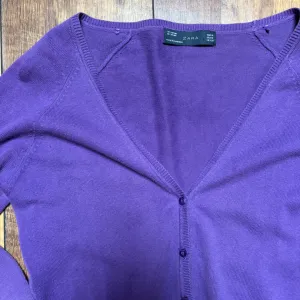 Zara ljubičasti džemper
