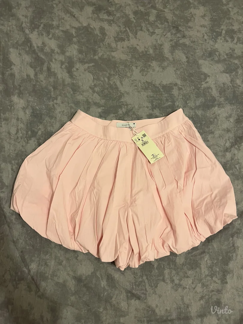 Reserved suknja/šorc S veličina sa etiketom