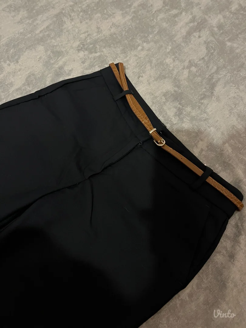 Reserved teget pantalone br. 36