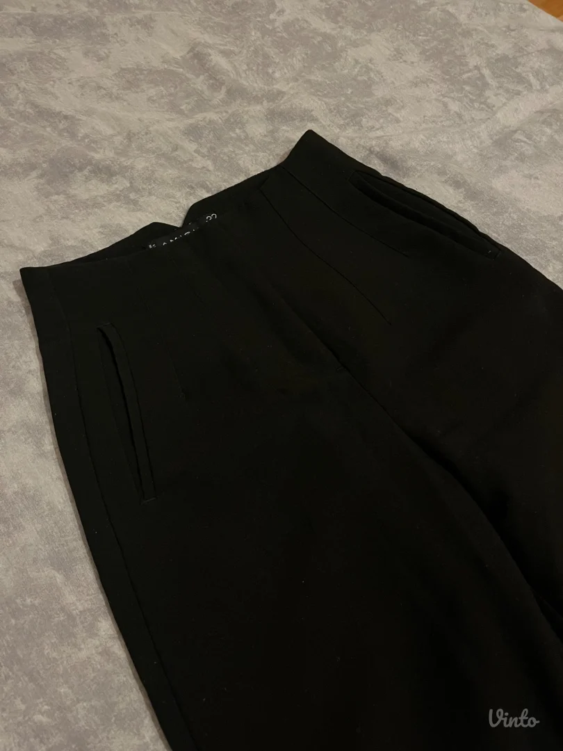 New yorker crne pantalone
