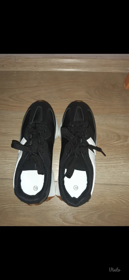 Crne ženske patike 39 NOVO