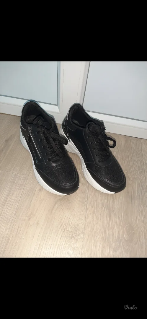 Crne ženske patike NOVO