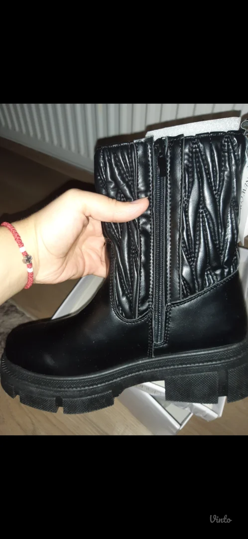 METRO crne ženske čizme 37 NOVO SA ETIKETOM