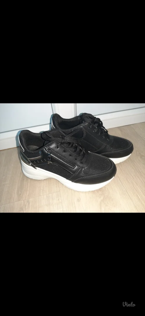 Crne ženske patike NOVO