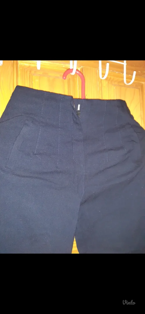 Ženske pantalone sa ušicima S NOVO