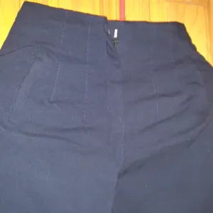 Ženske pantalone sa ušicima S NOVO