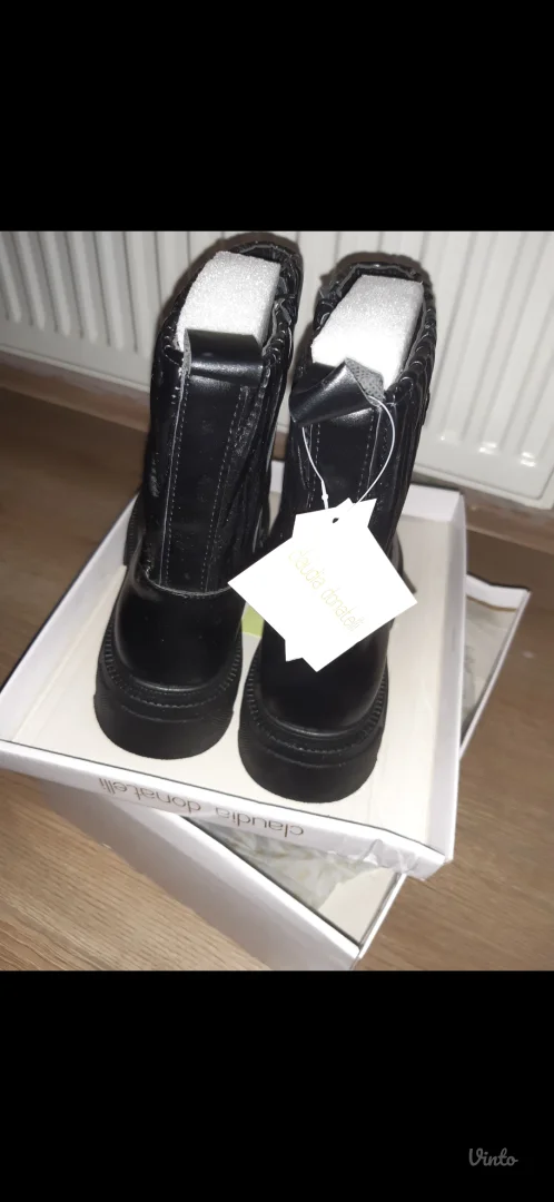 METRO crne ženske čizme 37 NOVO SA ETIKETOM