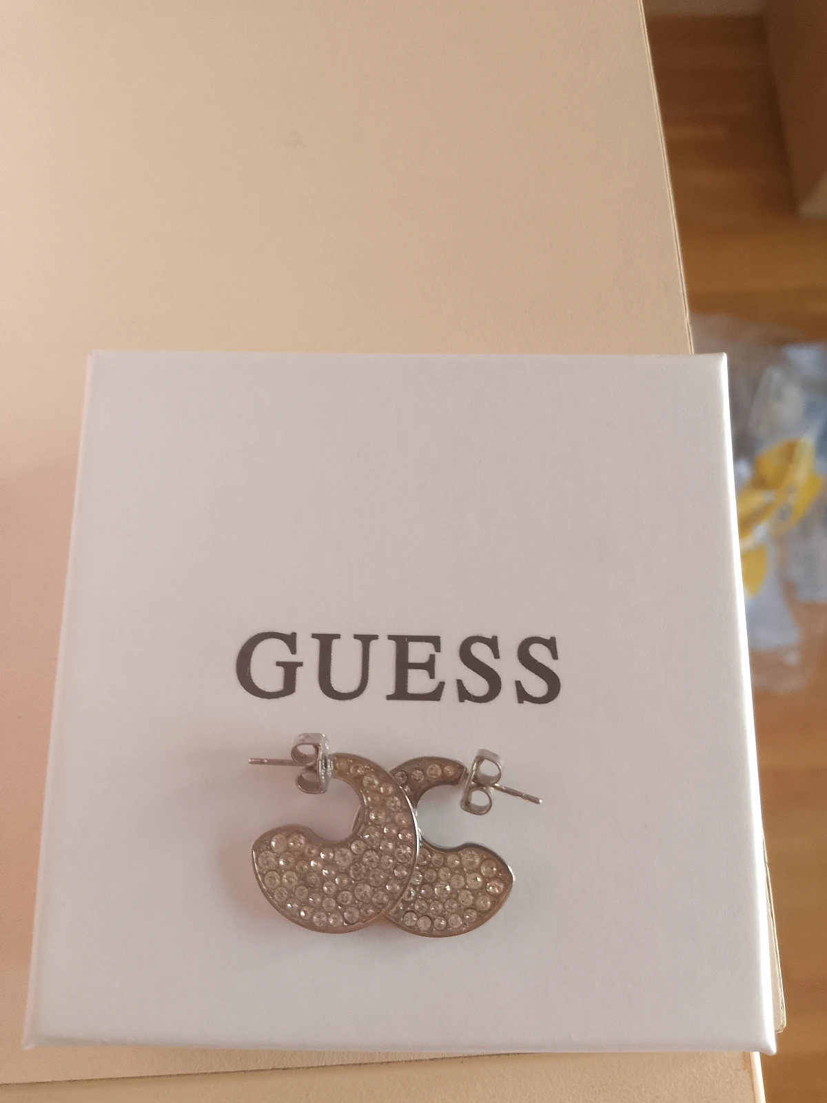 Guess mindjuše